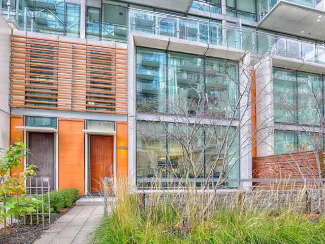 TH118 - 39 Queens Quay E