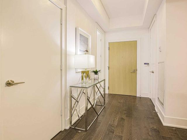 TH118 - 39 Queens Quay E