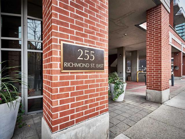 1510 - 255 Richmond St