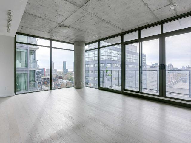 1202 - 111 Bathurst St