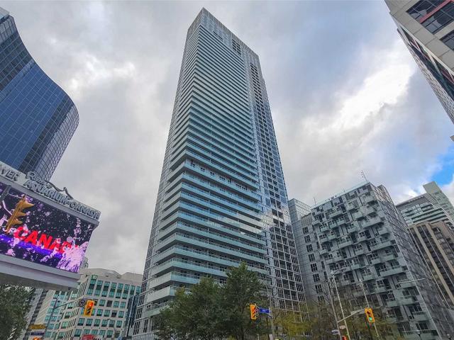 1111 - 300 Front Street St