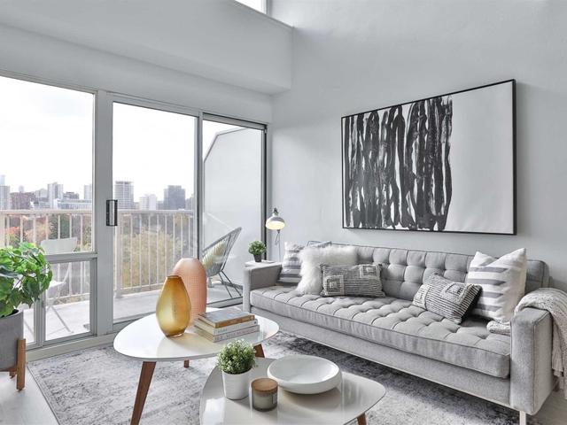 1018 - 119 Merton St