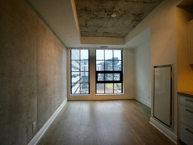 807 - 608 Richmond St W