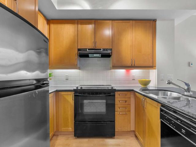 610 - 901 Queen St W