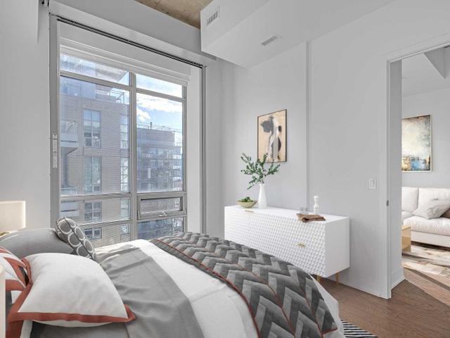 LPH905 - 399 Adelaide St W