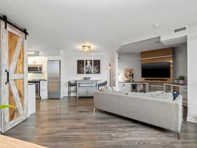 430W - 775 King St W