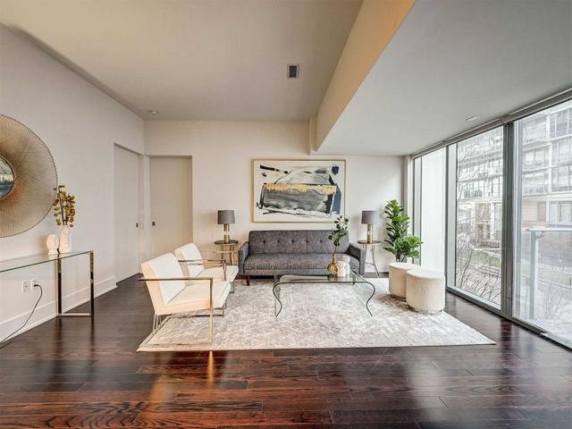 202 - 39 Queens Quay E