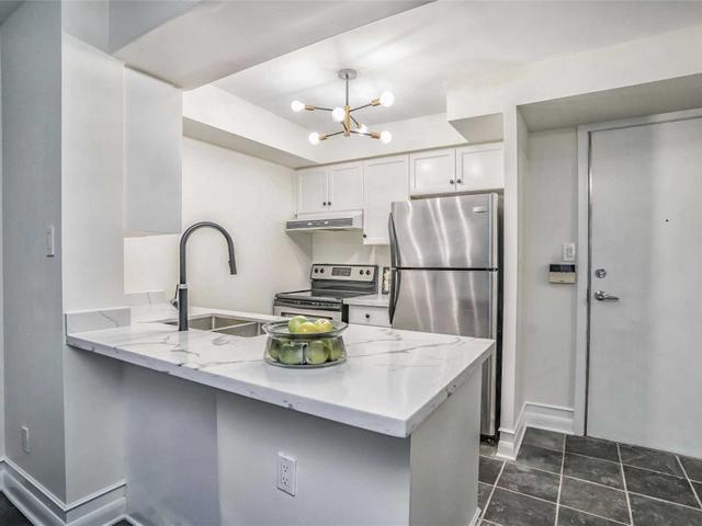 602 - 323 Richmond St E