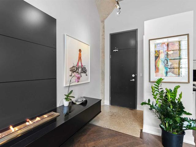 520 - 637 Lake Shore Blvd