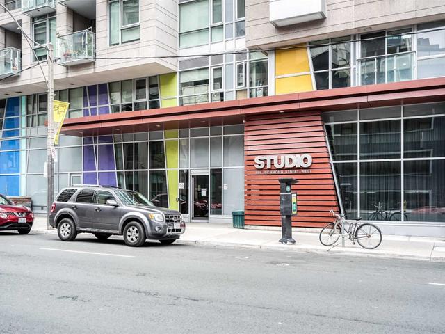 1202 - 199 Richmond St W