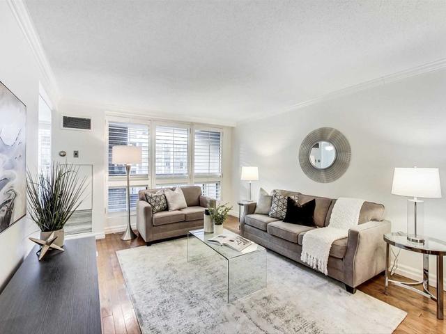 1405 - 5 Kenneth Ave