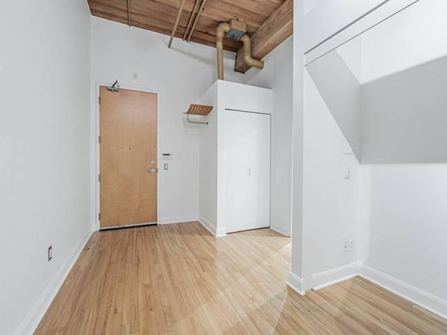 218 - 993 Queen St W