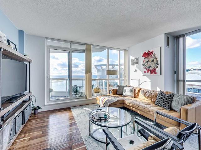 2612 - 218 Queens Quay W
