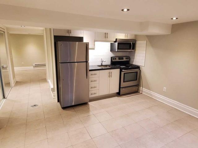 557 Roxton Rd