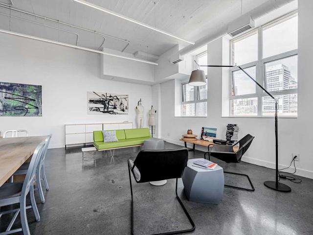 1021 - 155 Dalhousie St