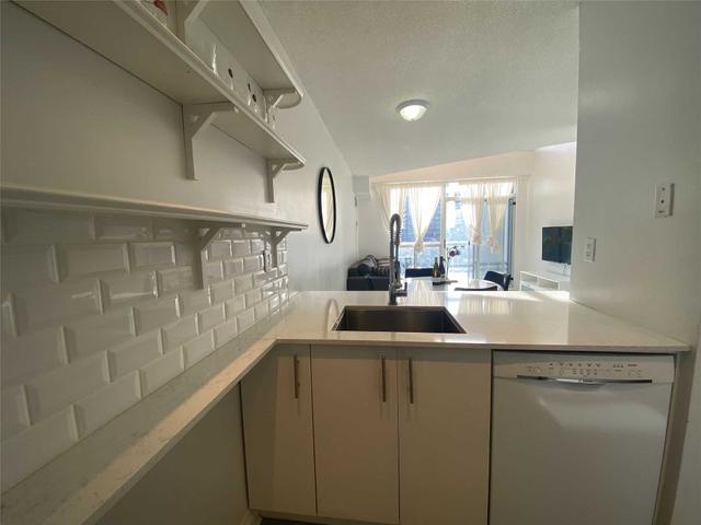 639 - 1029 King St W