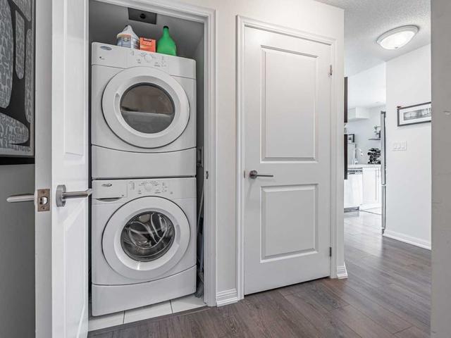 706 - 400 Adelaide  St