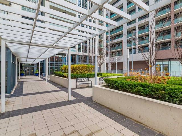 706 - 400 Adelaide St E