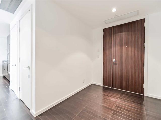 4504 - 180 University Ave