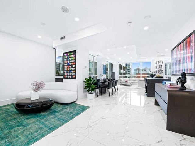 1409 - 88 Blue Jays Way