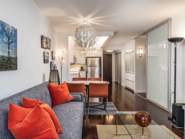 806 - 388 Bloor St E