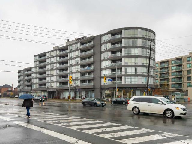 205 - 906 Sheppard Ave W