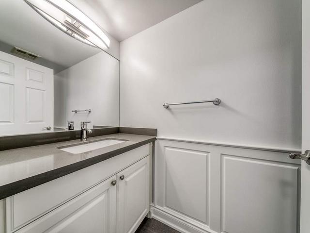 1611 - 30 Greenfield Ave