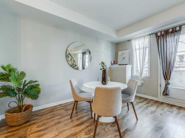 319 - 500 Richmond St W