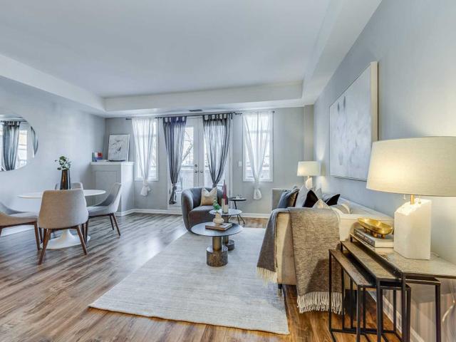 319 - 500 Richmond St W