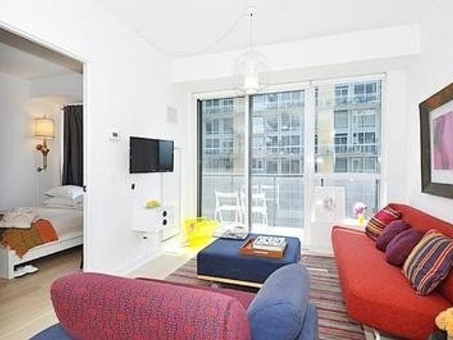 442 - 1030 King St W