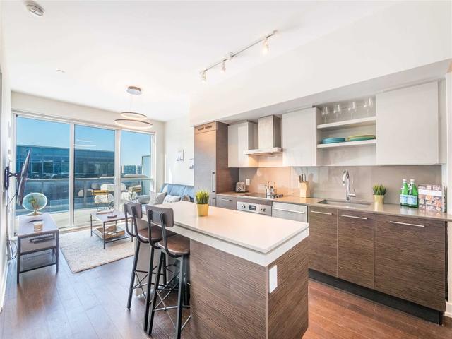 PH02 - 1030 King St W