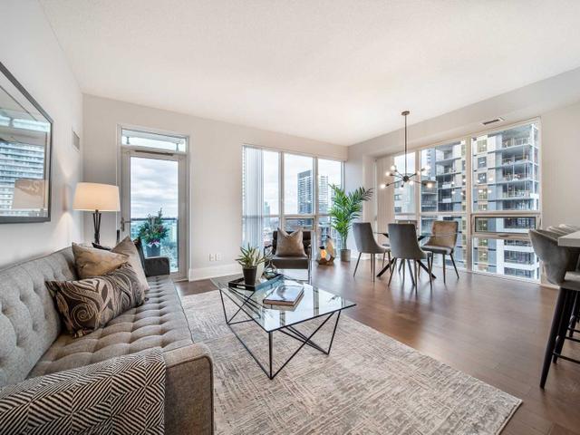 1414 - 70 Roehampton Ave