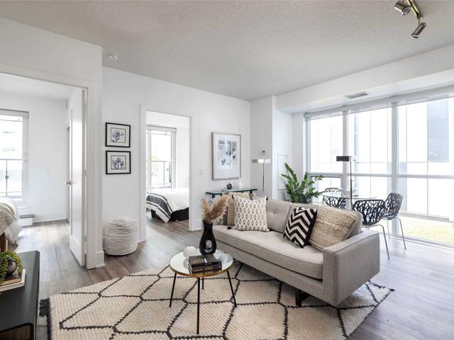 204 - 300 Front St W