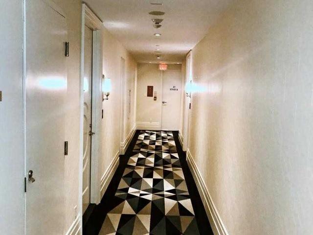 LPH4106 - 88 Blue Jays Way