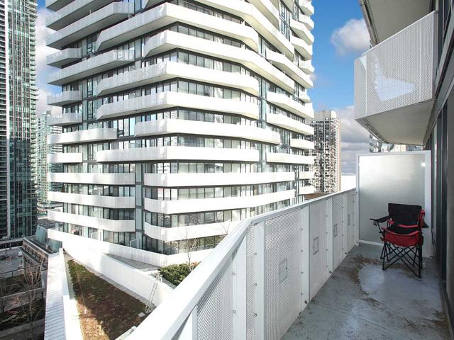 1405 - 100 Harbour St