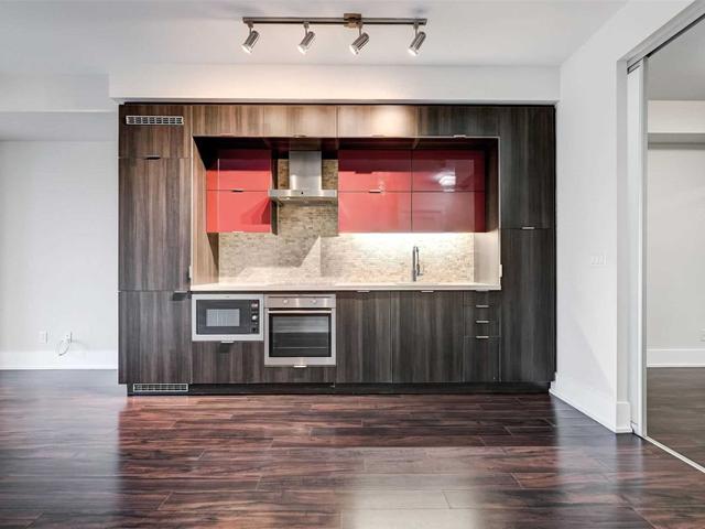 3208 - 300 Front St W