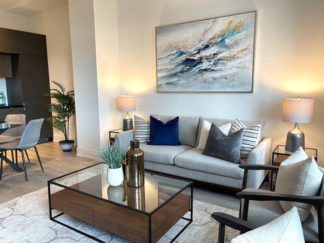 1420 - 111 St Clair West Ave W