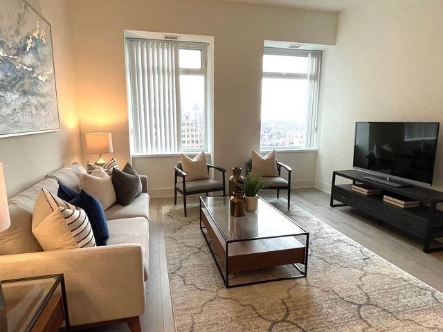 1420 - 111 St Clair West Ave W