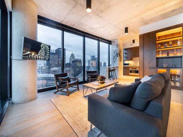 3802 - 224 King St W