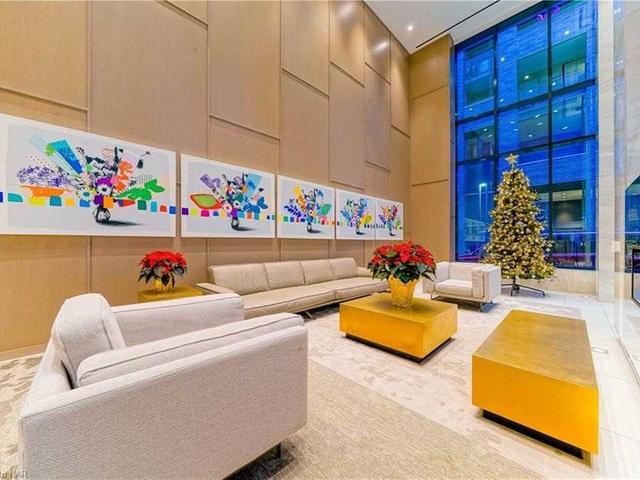 4302 - 125 Blue Jays Way