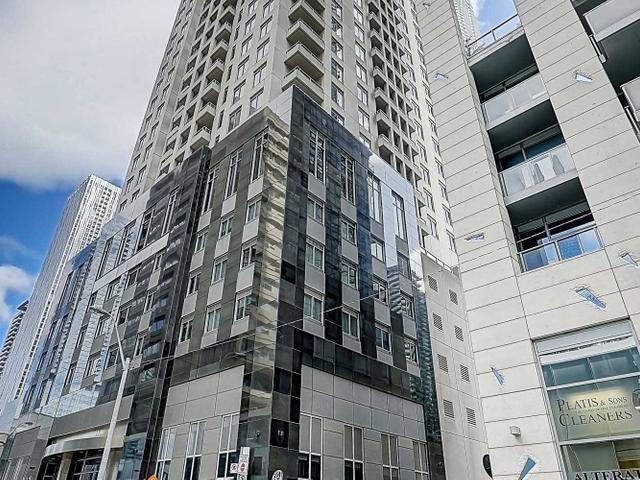 4502 - 35 Balmuto St