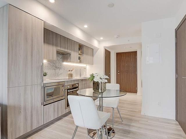 1107 - 17 Bathurst St