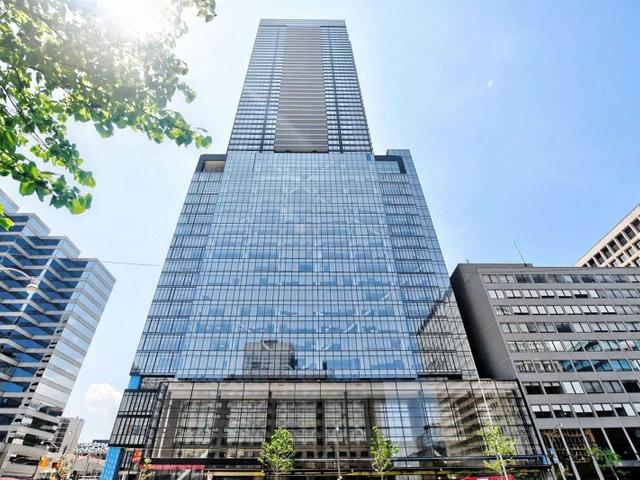 2808 - 488 University Ave