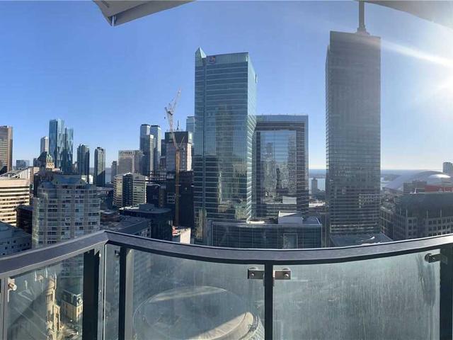 2704 - 224 King St W