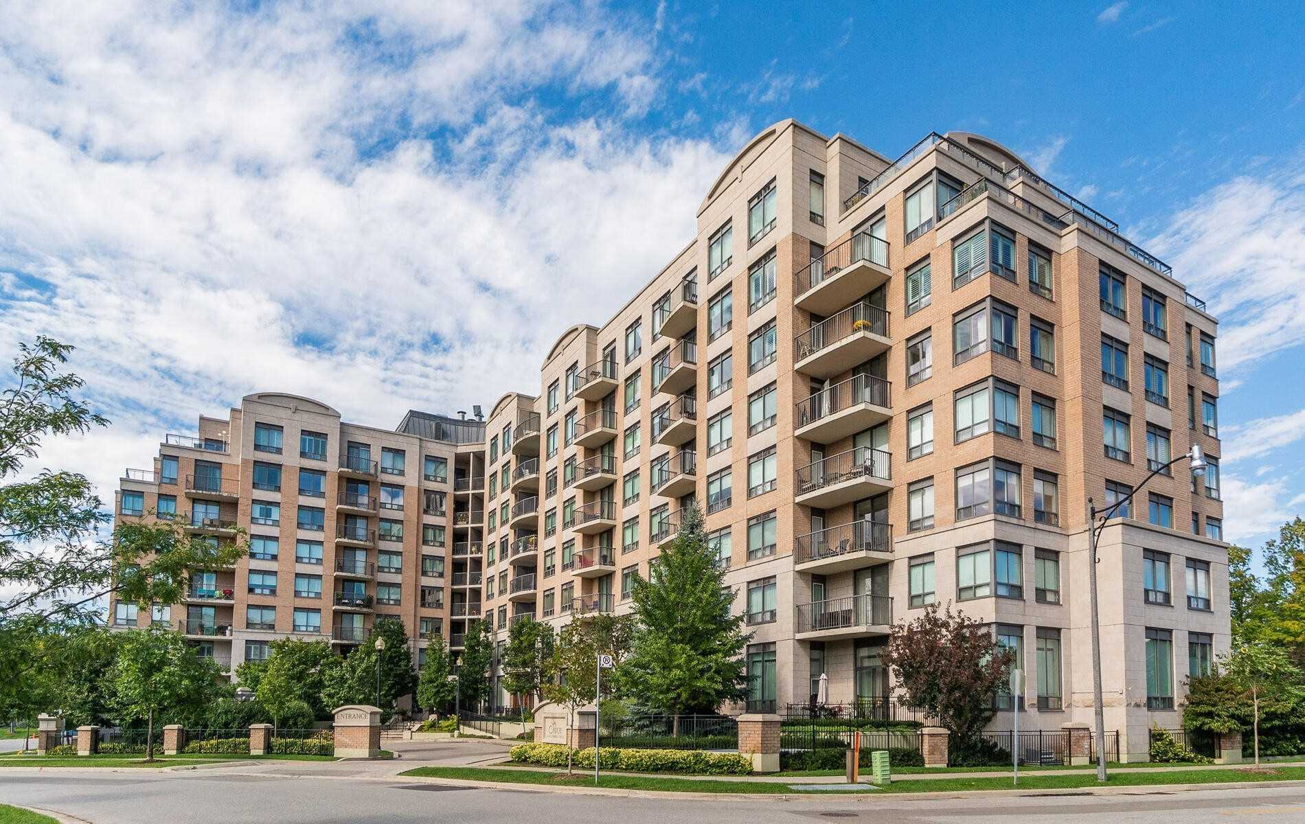 611 16 Dallimore Circ, North York Sold, C5457007 Condos.ca