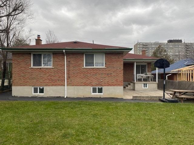 2648 Victoria Park Ave