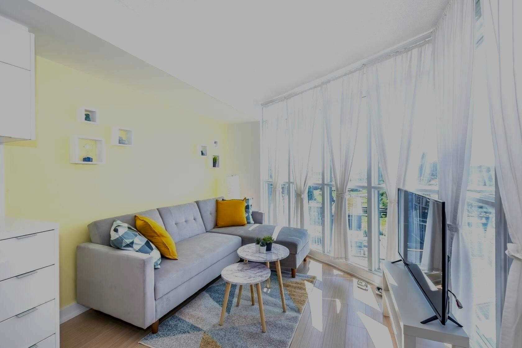 #1812 - 21 Iceboat Terr, Toronto | Sold, C5459037 | Condos.ca