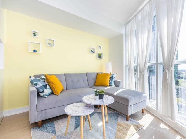 #1812 - 21 Iceboat Terr, Toronto | Sold, C5459037 | Condos.ca