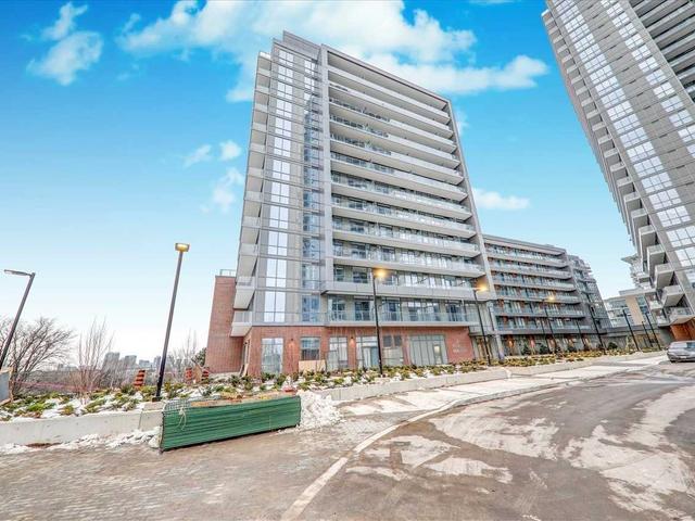 811 - 36 Forest Manor Rd