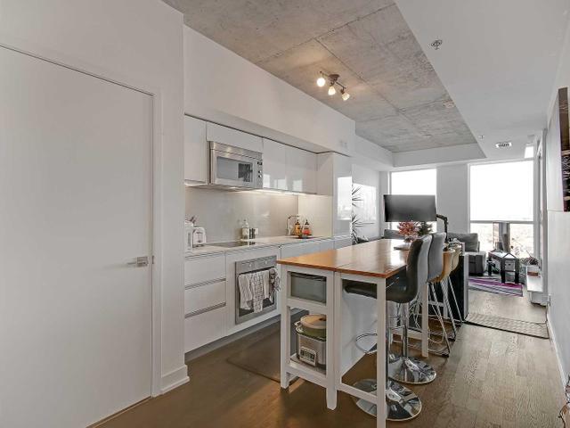 1027 - 20 Minowan Miikan Lane